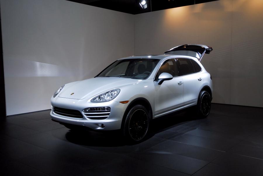 Porsche Cayenne 2011 года  (фото 106 из 107)